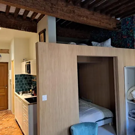 Renovated Fully Equipped Studio For 2 To 4 Pers * La Ciotat