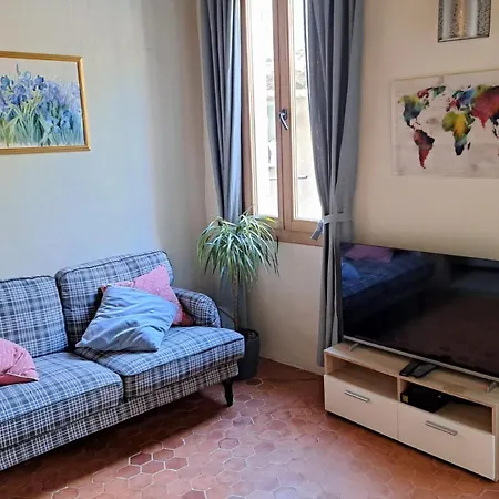 Apartment Renovated Fully Equipped Studio For 2 To 4 Pers La Ciotat