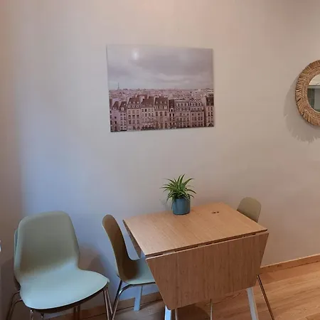Renovated Fully Equipped Studio For 2 To 4 Pers Apartment *