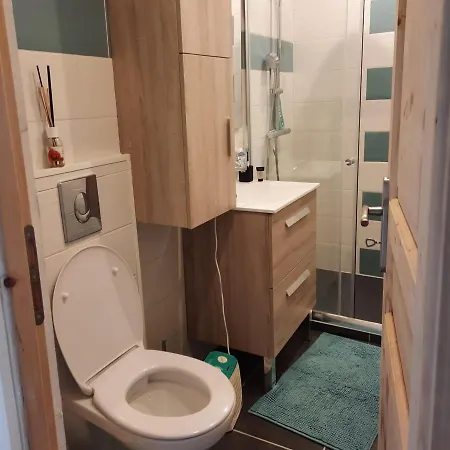 Renovated Fully Equipped Studio For 2 To 4 Pers *